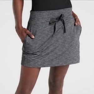 Athleta Metro Downtown Skort Skirt Gray 